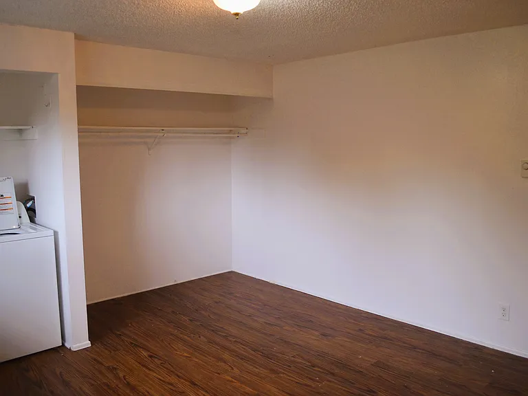 319 Linn Ave #319 — Photo 13