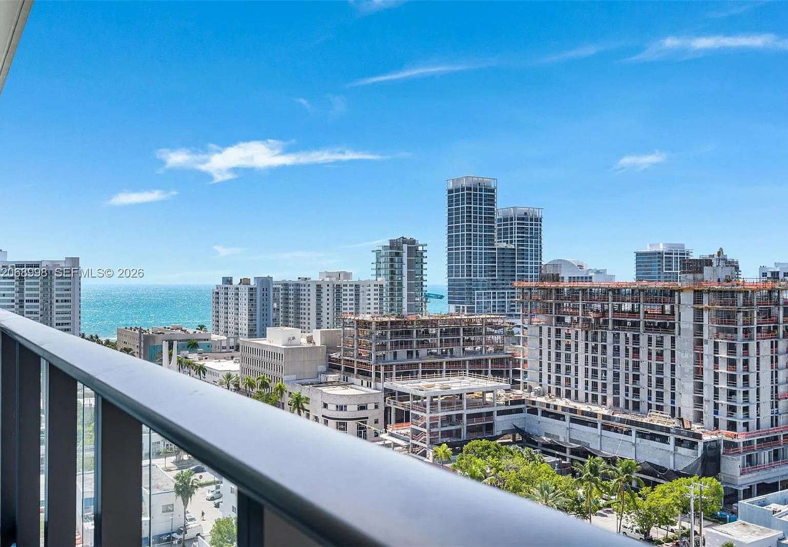 72 Park Condo — Photo 3