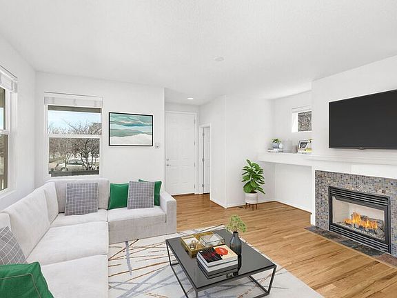 4th image of 2758 Central Park Blvd