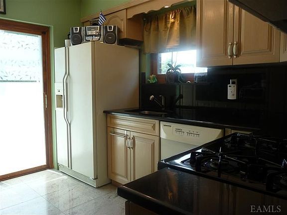 5th image of 3144 Ampere Ave