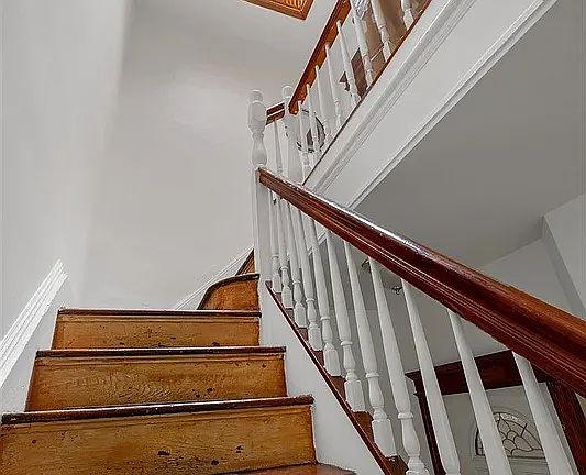 5th image of 221 Harrison Ave #2