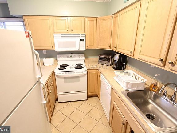 Atlantis Condo 012