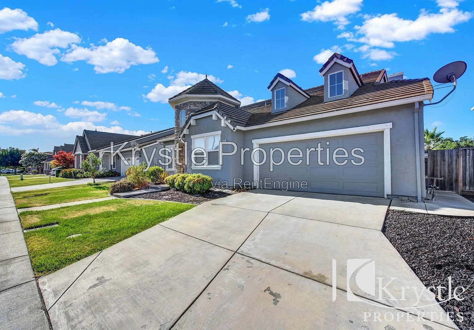 5 bed, 3.0 bath, 3104 sqft, $4,100 — Photo 2