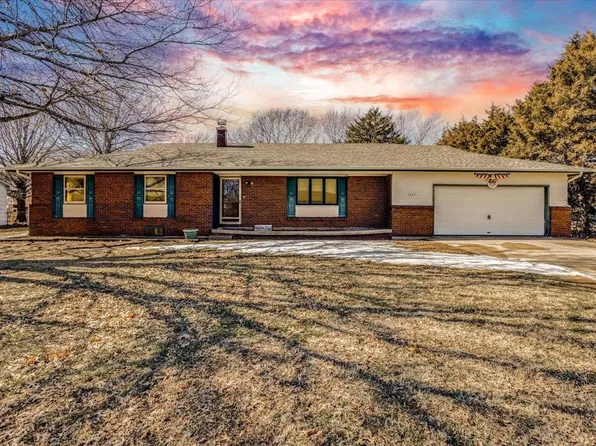 1217 N Sedgwick St, Garden Plain, KS 67050