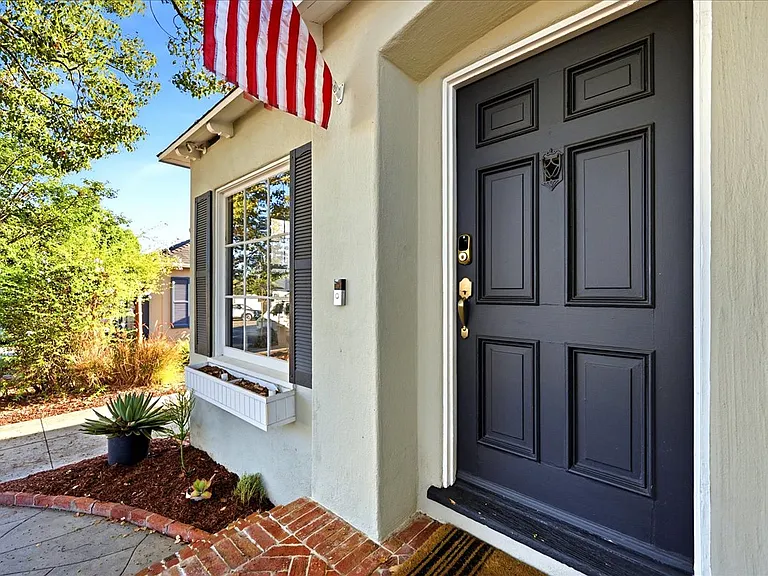 4526 Euclid Ave — Photo 46