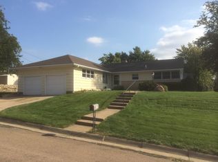 1222 J St, Fairbury, NE 68352