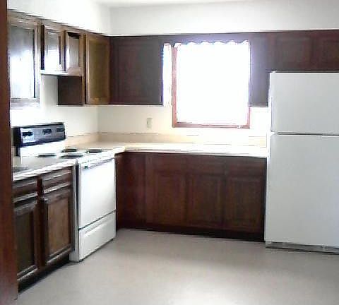 2nd image of 1026 Eisenhower Cir