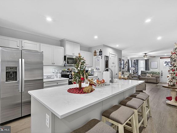 3rd image of 103 Bibury St