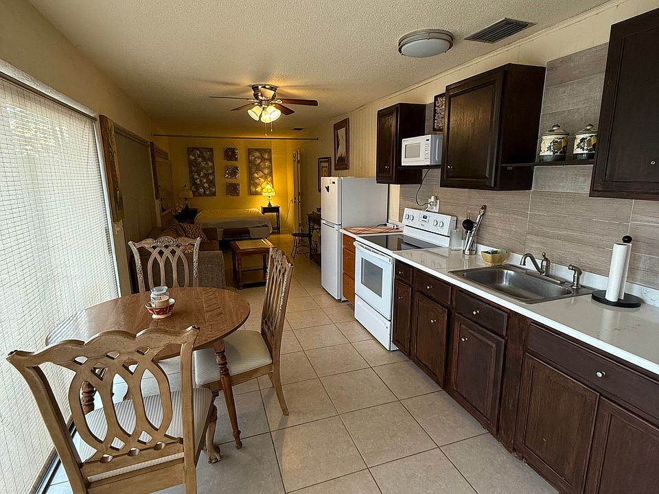 1st image of 12011 Corsica Ln