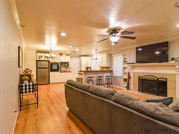 4th image of 1524 Mesquite St