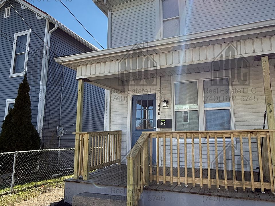 1st image of 438-440 E Locust St