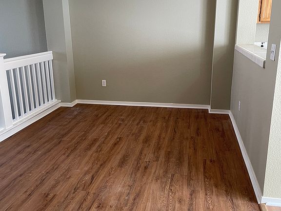 4th image of 407 Skylark Ct