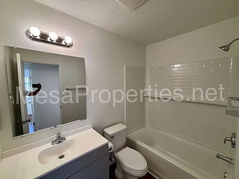 194 S Loretta St — Photo 9