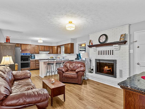 3rd image of 114 Norton Dr
