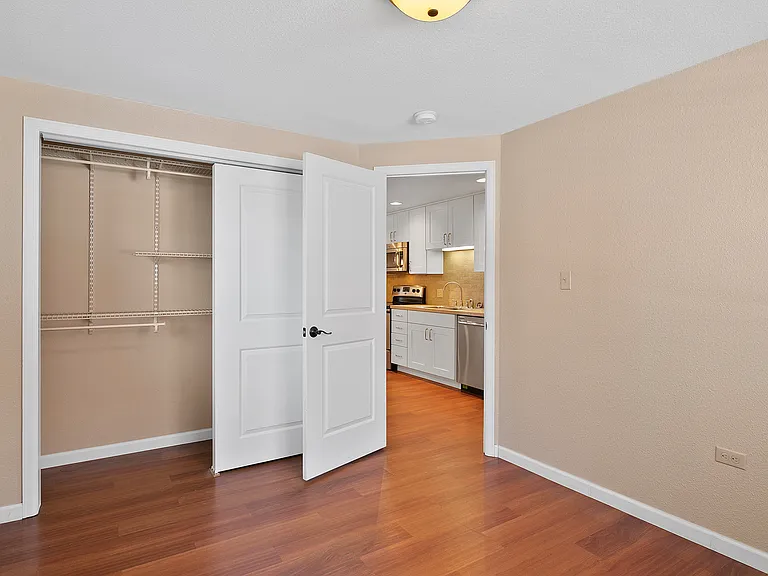 150 S Clarkson — Photo 17