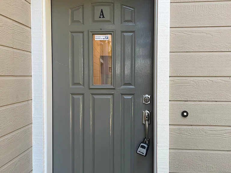 1240 Elmer St #A — Photo 6