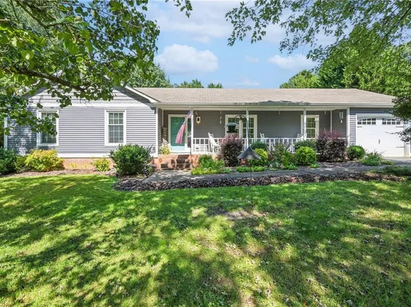 5287 Shaddowfax Dr, Kernersville, NC 27284