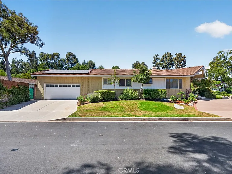 10401 Wystone Ave — Photo 5