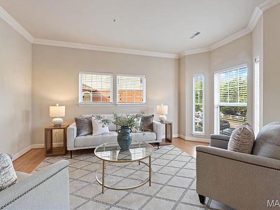 4th image of 2678 McKnight Crossing Ct