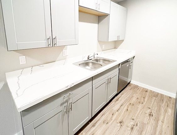 5th image of 4610 Fir Dr NE Unit 1-B