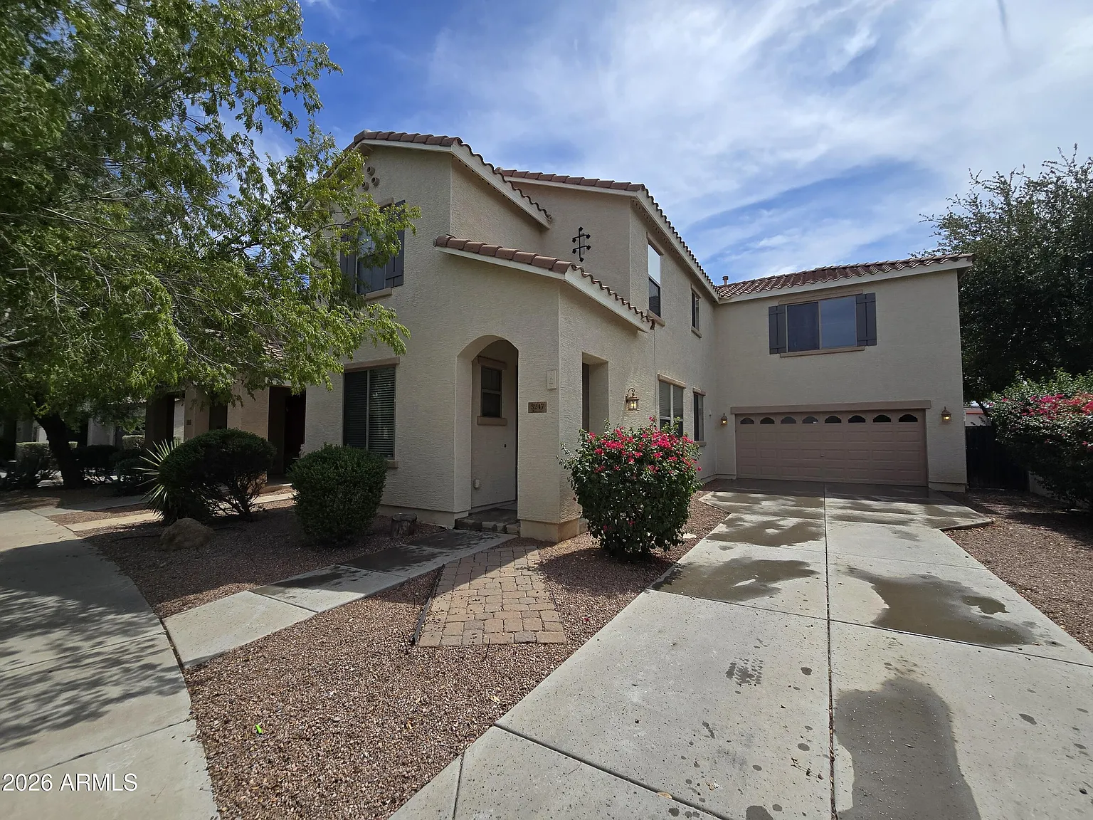 4 bed, 2.5 bath, 2356 sqft, $2,350 — Photo 1