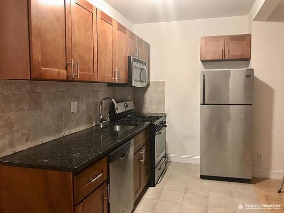 4th image of 20 Magaw Pl APT 6