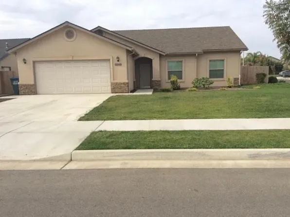 2043 N Charter Oak Ct, Visalia, CA 93292