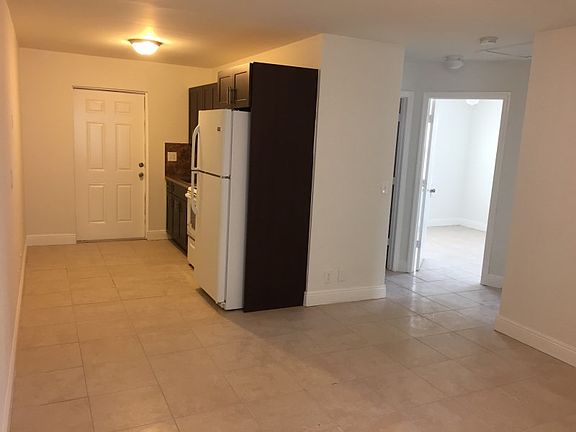 4th image of 1115 N H St #4