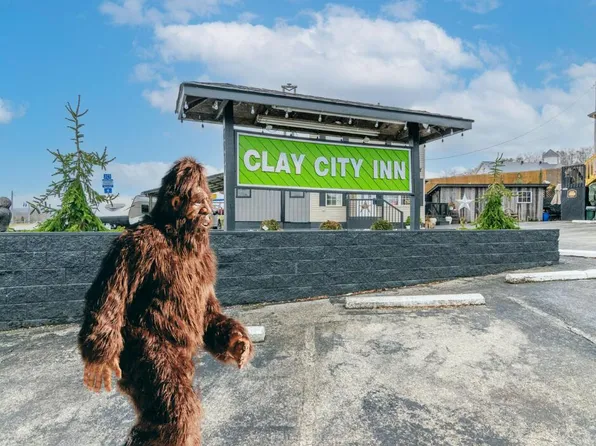 6031 Winchester Rd, Clay City, KY 40312