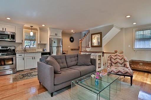 3rd image of 7 Broad St #4