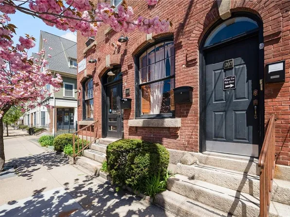 207 Douglas Ave, Providence, RI 02908