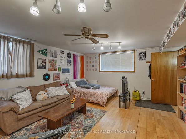 69 Scott St, Kingston, ON K7L 1L6