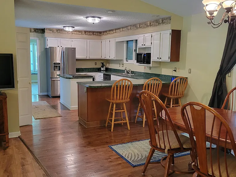 111 Gilford Ter — Photo 14