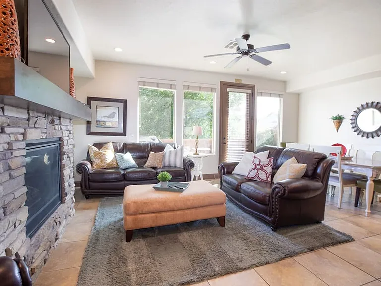 E Torrey Pines Dr — Photo 10