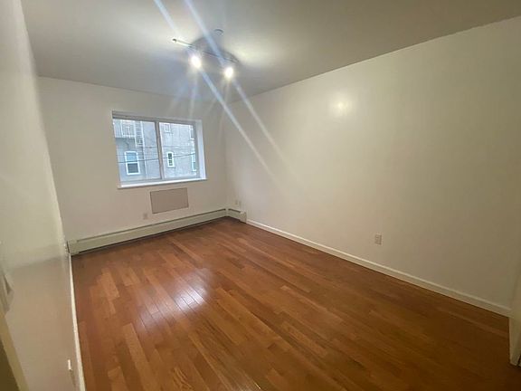 4th image of 762 41st St APT 2C
