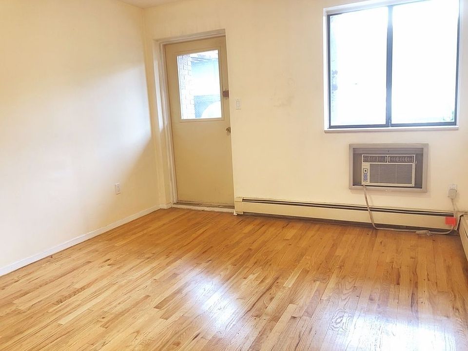 1st image of 3086 31st St APT 2F