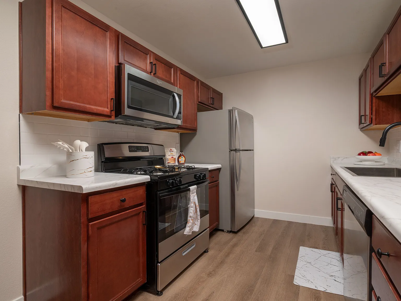 Artista Apartments — Photo 3
