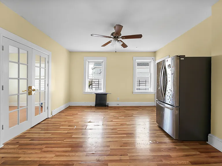 23 Farnham Ave #2 — Photo 2
