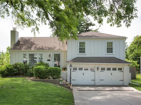 3813 W 79th St, Prairie Village, KS 66208