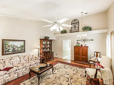 728 Jaywood Dr — Photo 3