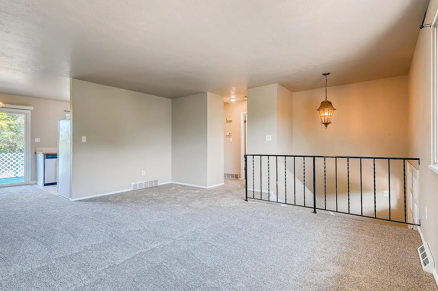 4 bed, 1900 sqft, $3,250 — Photo 4
