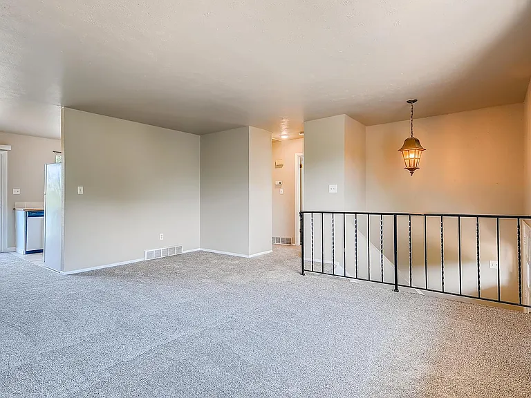 3940 Hoyt Ct — Photo 4