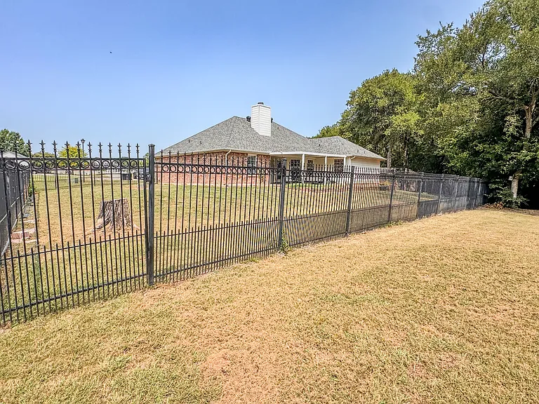 5662 Pamela Ct — Photo 17