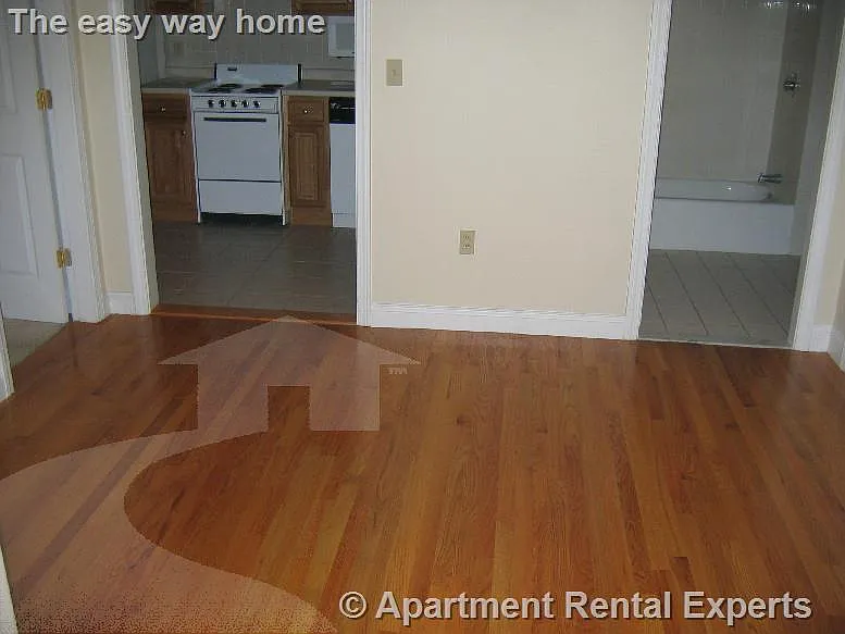 460 Green St — Photo 3