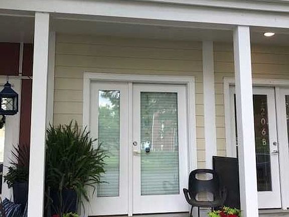 2nd image of 1204 Porter St #B