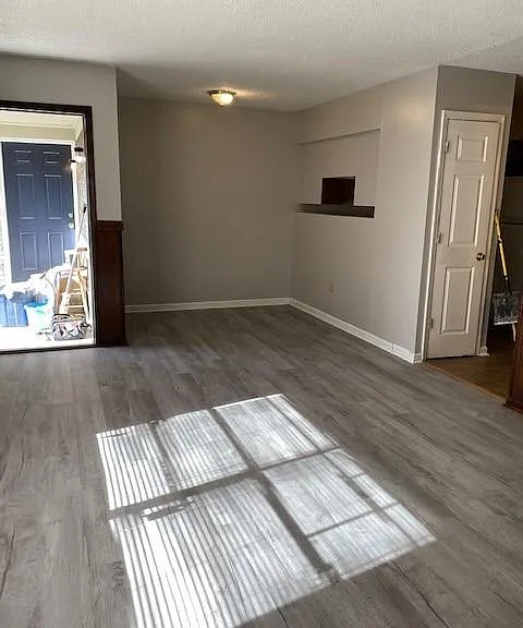 639 Sequoia St #B — Photo 11