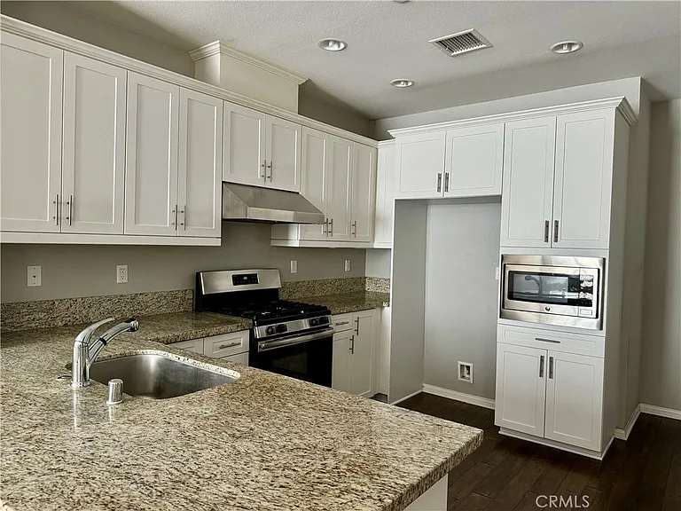 3248 Pebblebrook Rd — Photo 4