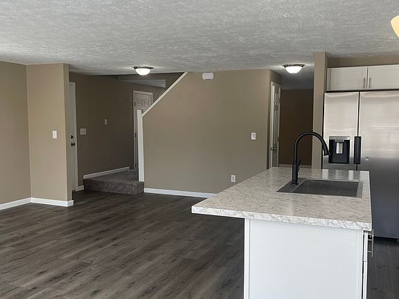 4th image of 955 Yew Ct