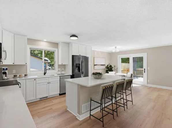 10515 Old County Road 15, Plymouth, MN 55441