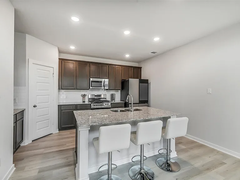 2734 Pheasant Hill Ct — Photo 8